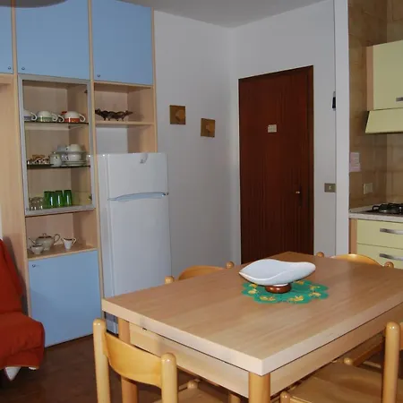 Apartamento Welcoming Flat For 6 Guests Next To The *