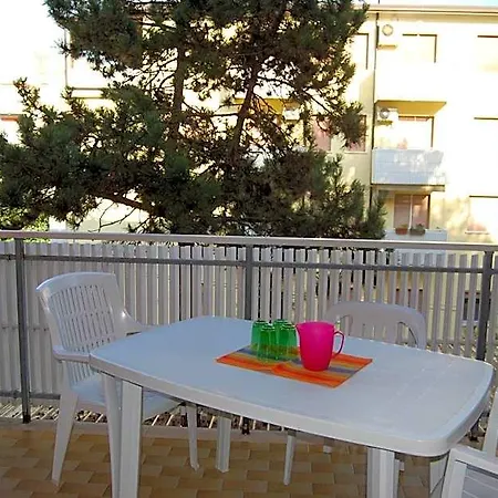 Appartement Welcoming Flat For 6 Guests Next To The *