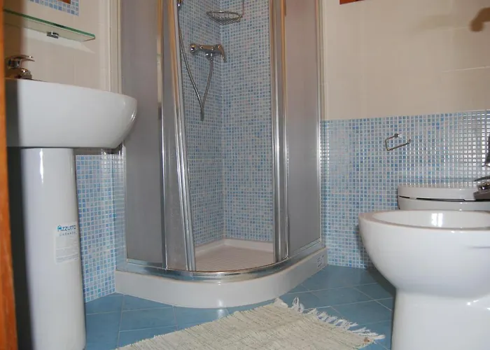 Welcoming Flat For 6 Guests Next To The