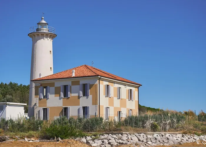 Welcoming Flat For 6 Guests Next To The *